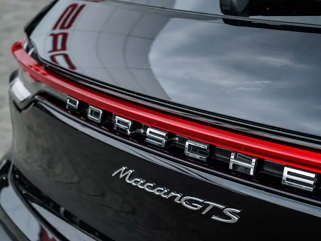 Porsche Macan — фото 17