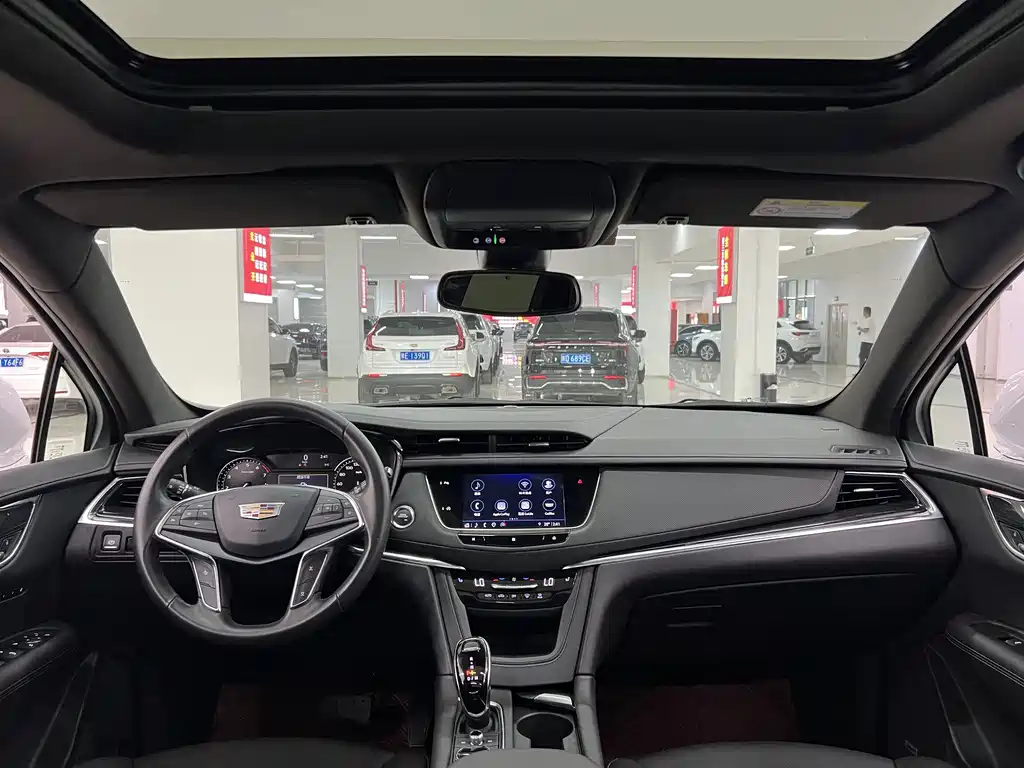 Cadillac XT5 — фото 5
