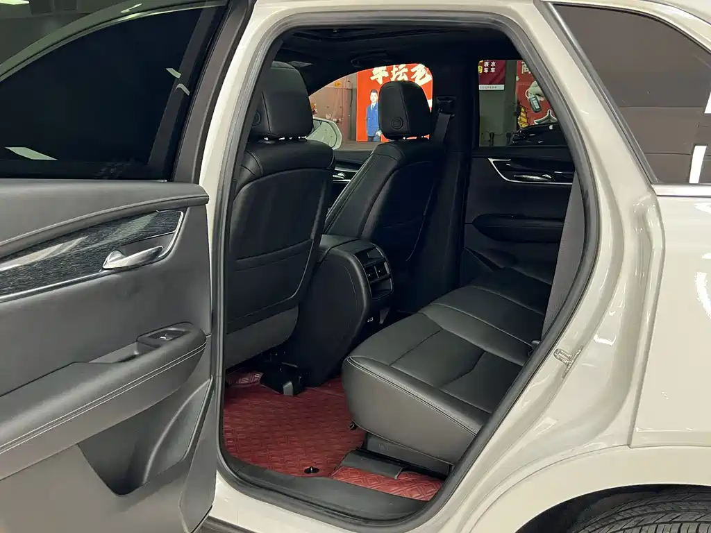 Cadillac XT5 — фото 6