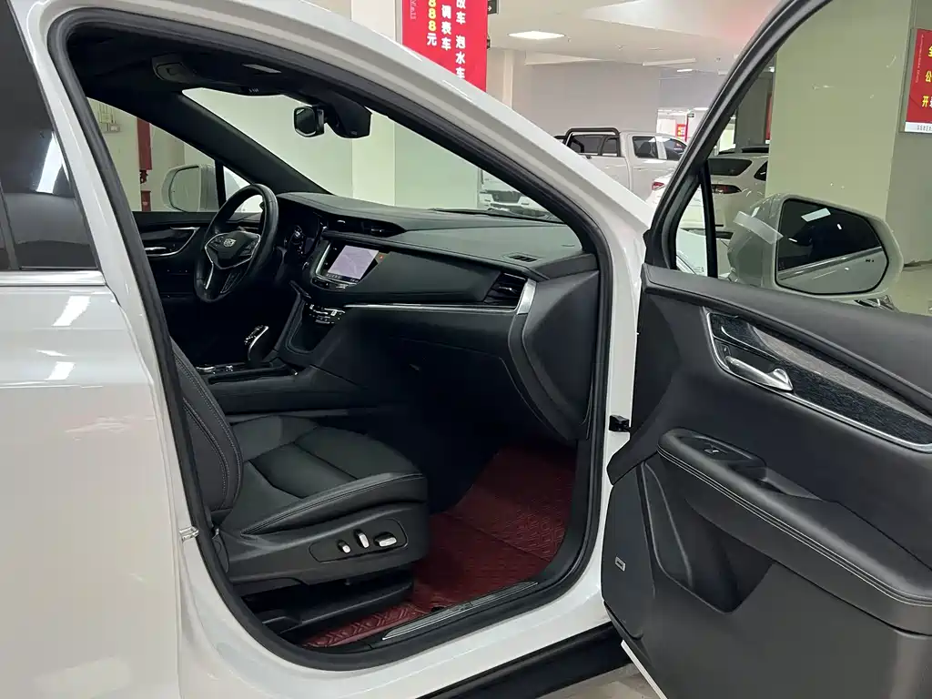 Cadillac XT5 — фото 10