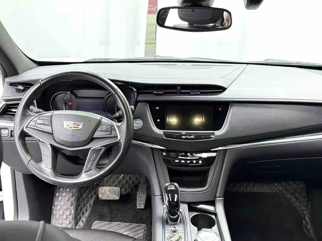 Cadillac XT5 — фото 6