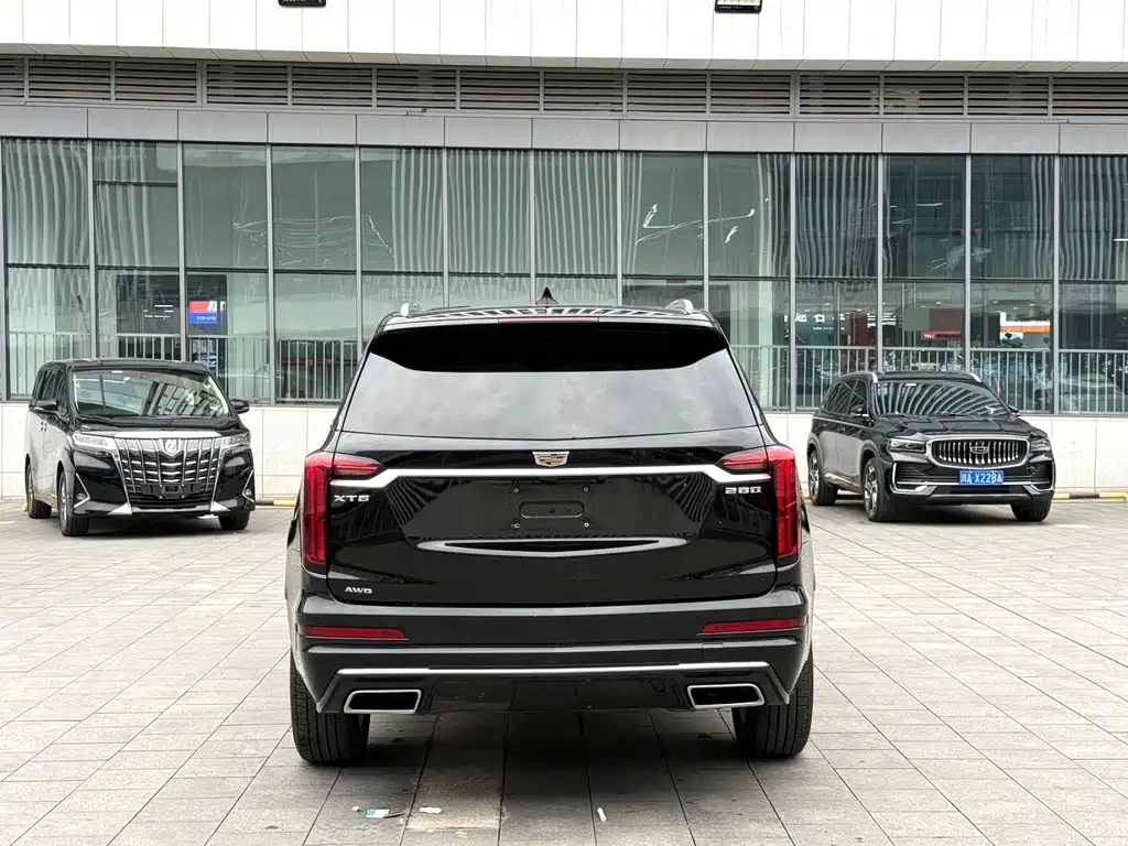 Cadillac XT6 — фото 9