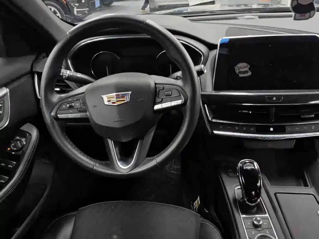 Cadillac CT5 — фото 11