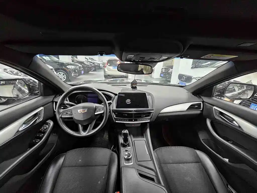 Cadillac CT5 — фото 14