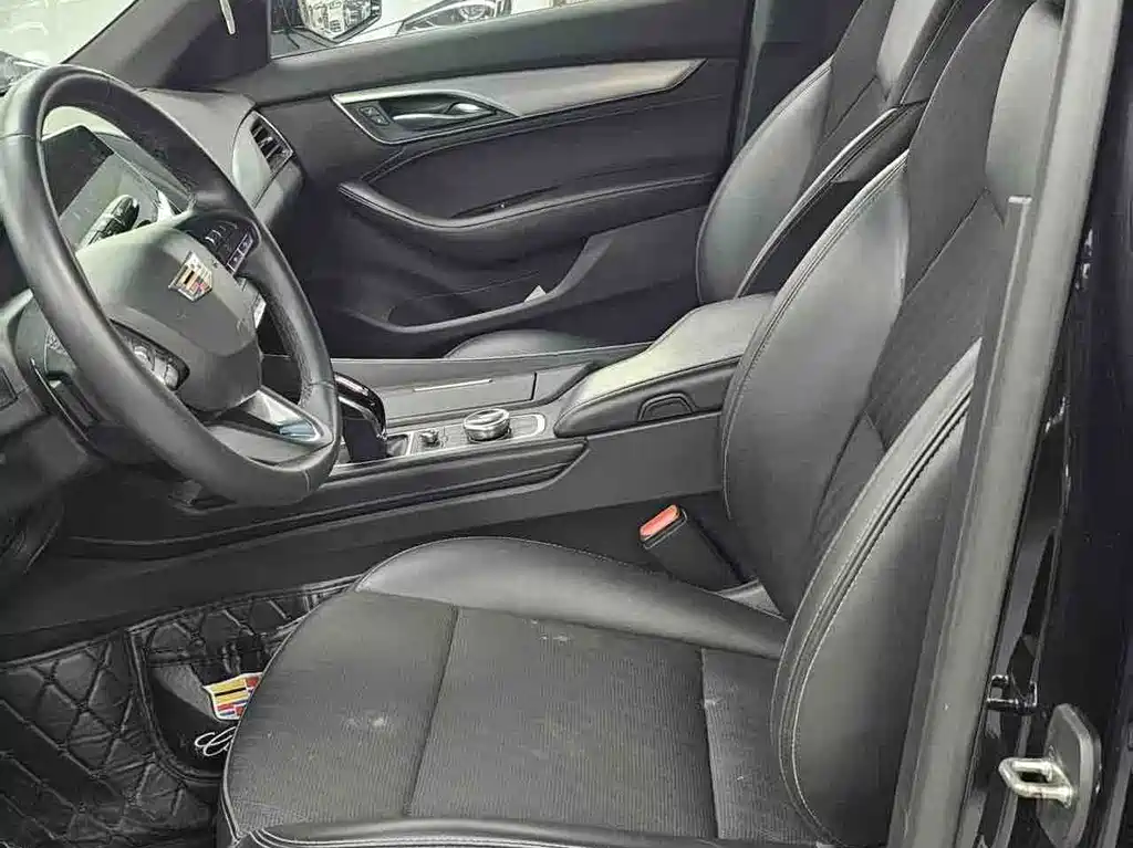 Cadillac CT5 — фото 9