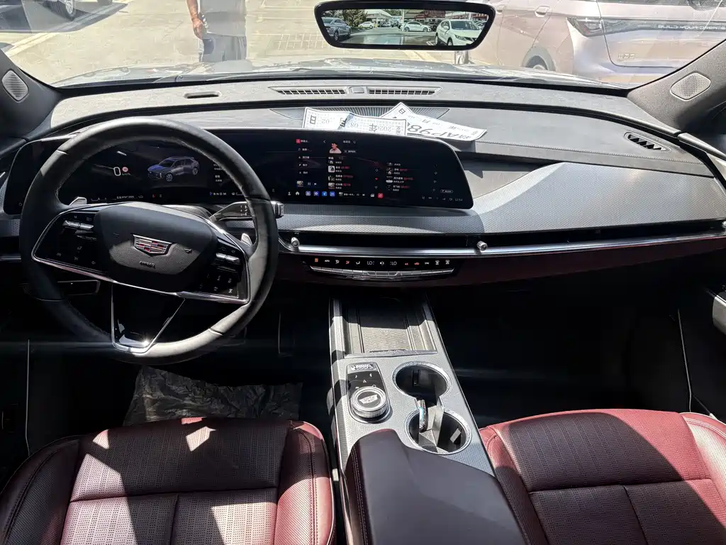 Cadillac XT5 — фото 5