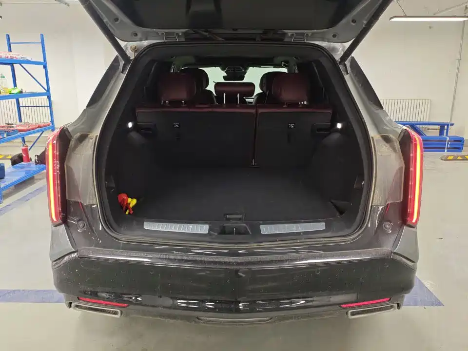 Cadillac XT5 — фото 10