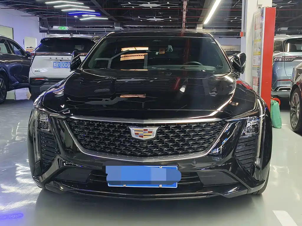 Cadillac CT5 — фото 2