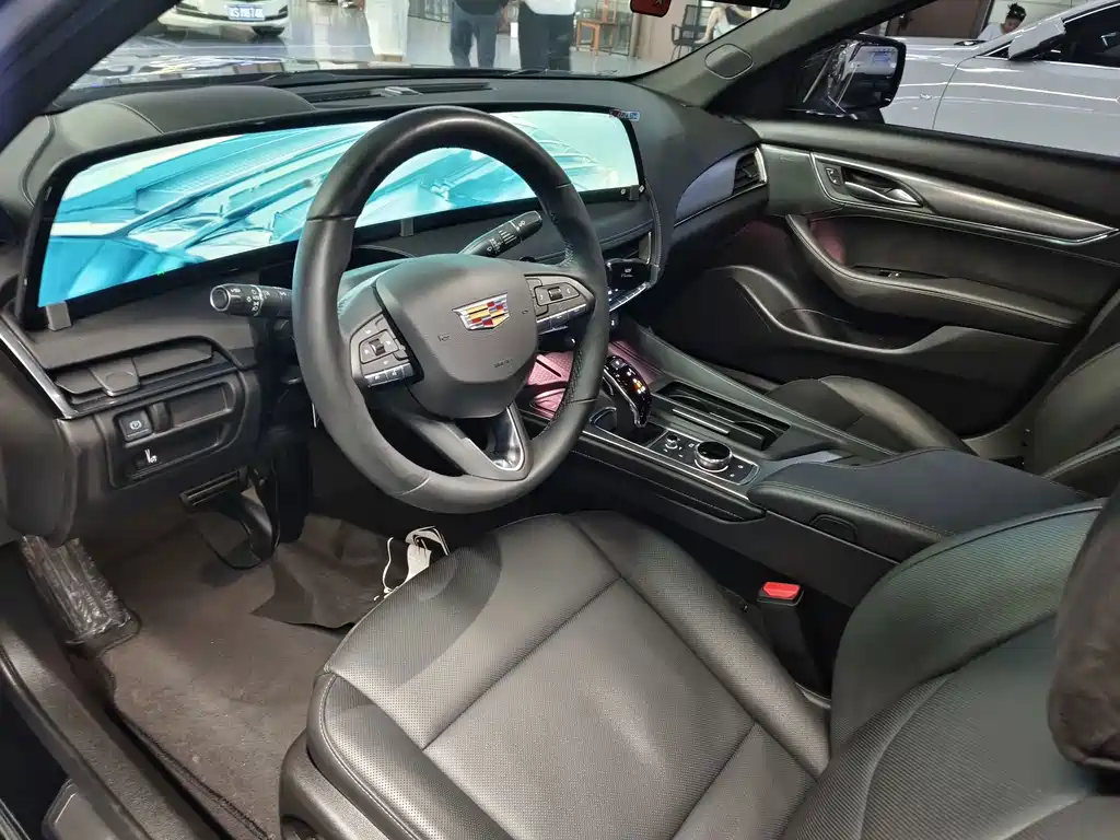 Cadillac CT5 — фото 4