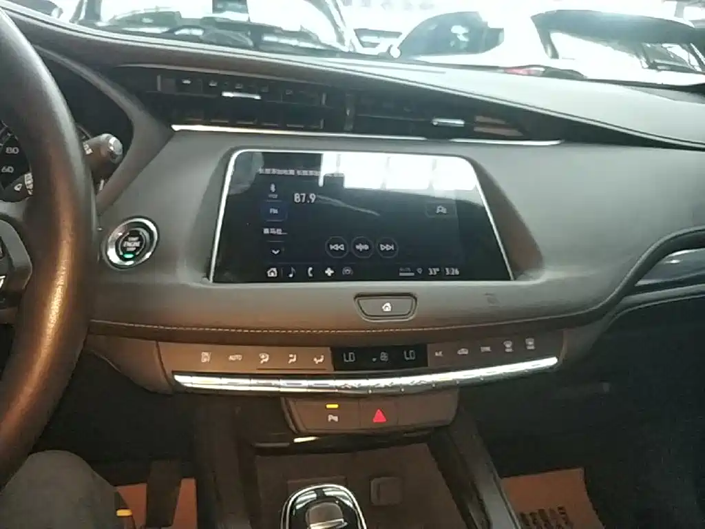 Cadillac XT4 — фото 13
