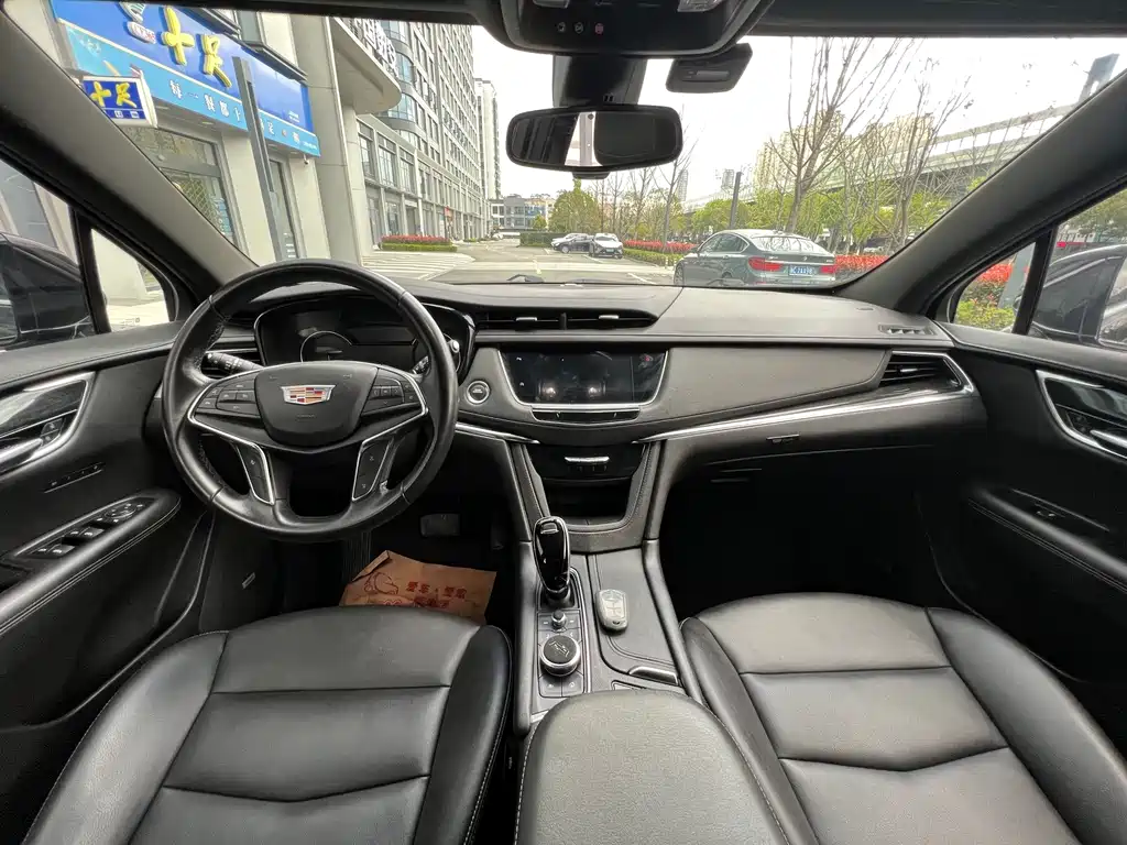 Cadillac XT5 — фото 9