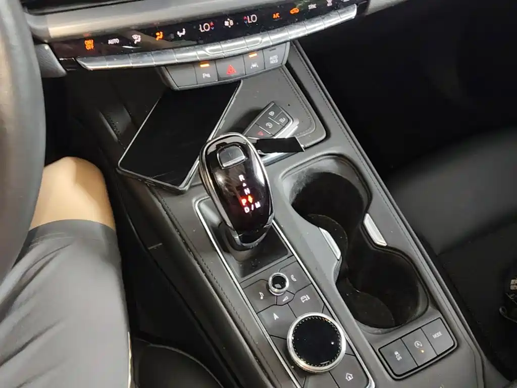 Cadillac XT4 — фото 14