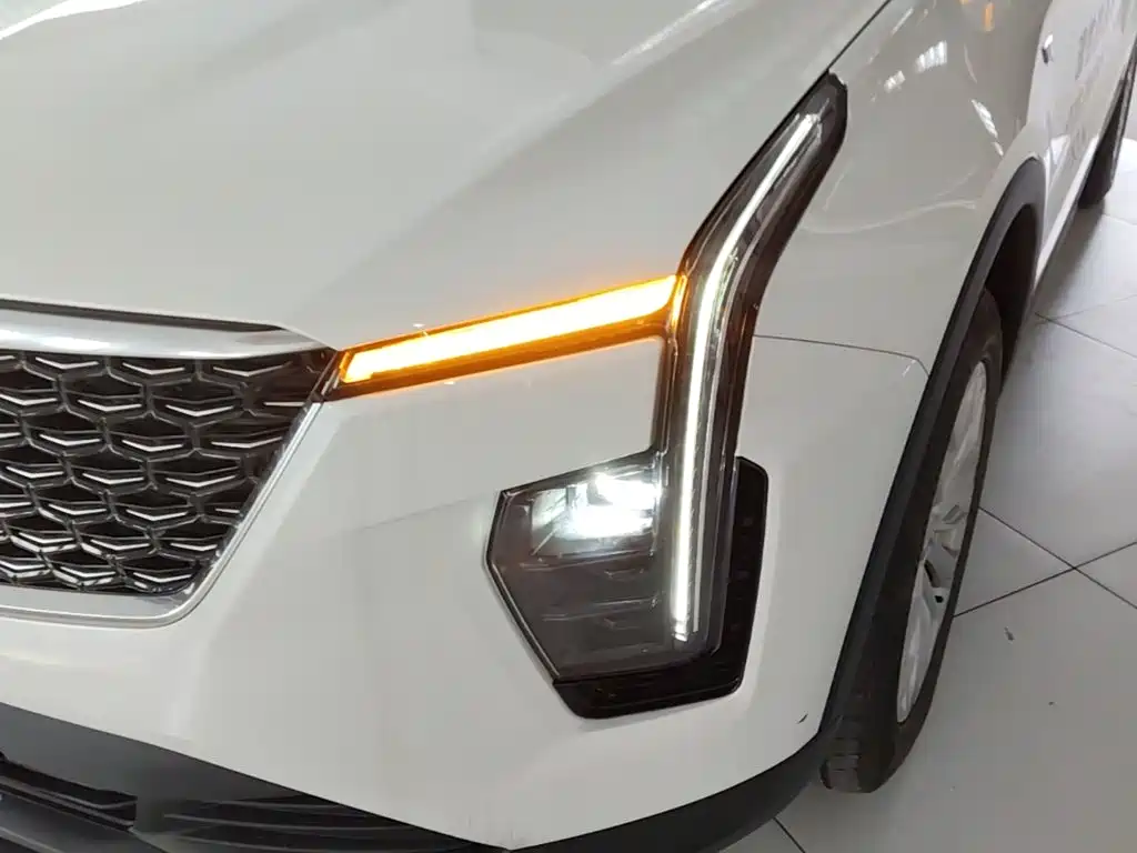 Cadillac XT4 — фото 24