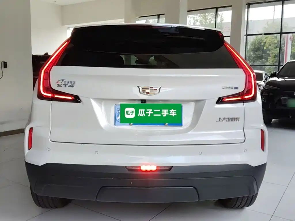 Cadillac XT4 — фото 6