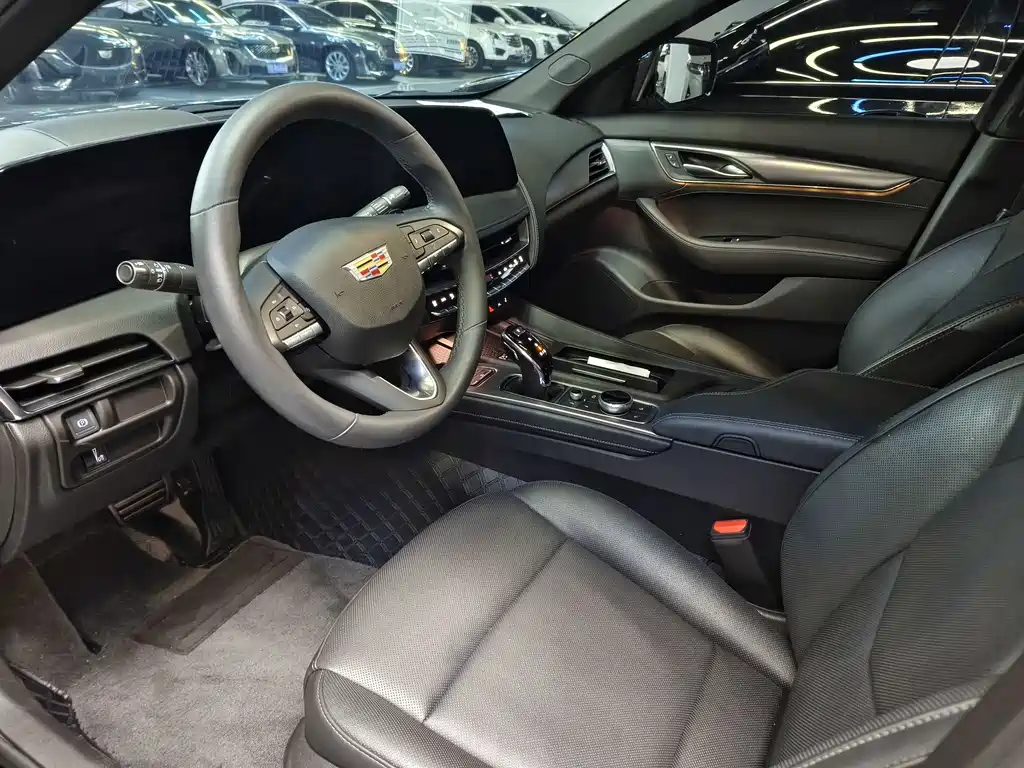 Cadillac CT5 — фото 4