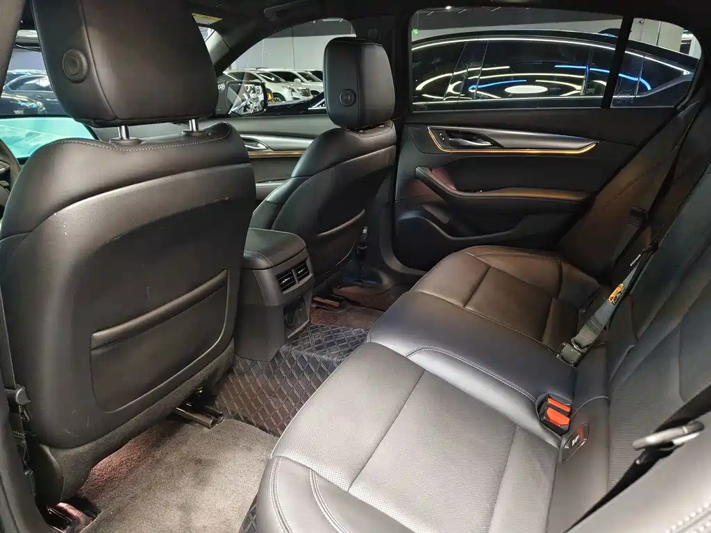 Cadillac CT5 — фото 6