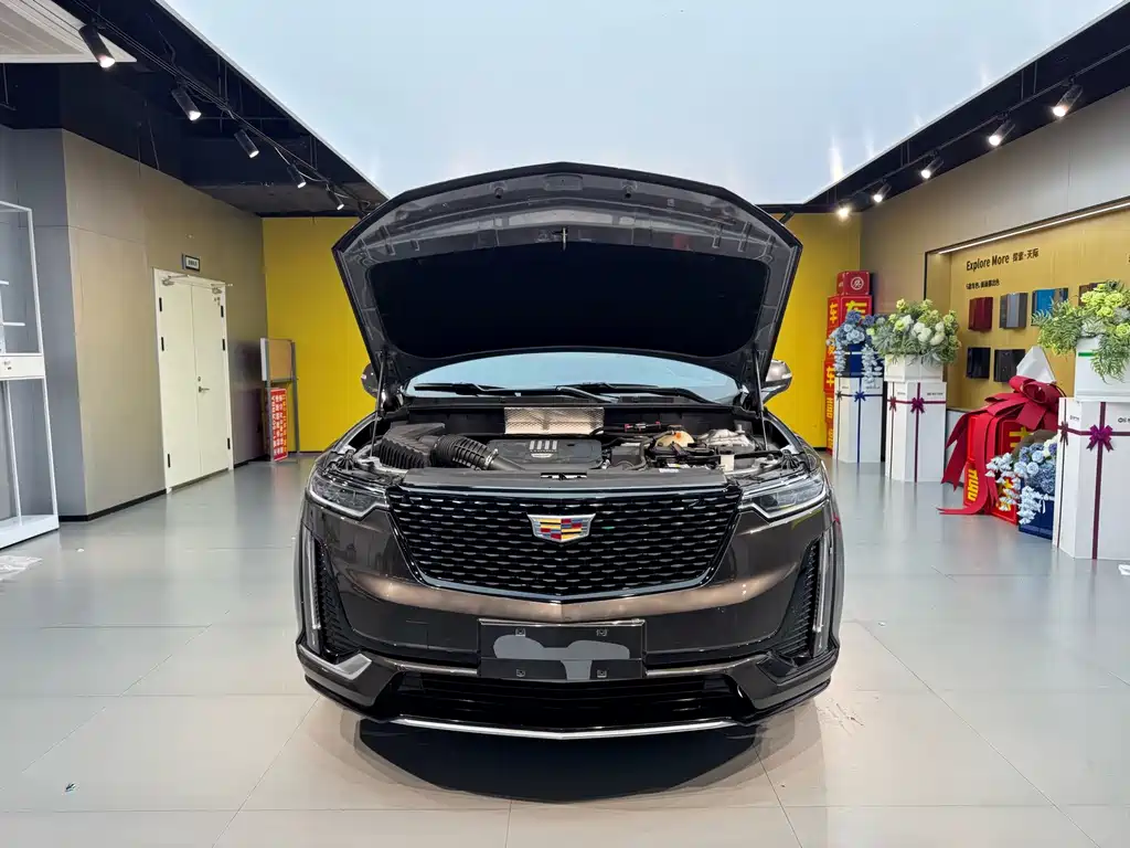 Cadillac XT6 — фото 13