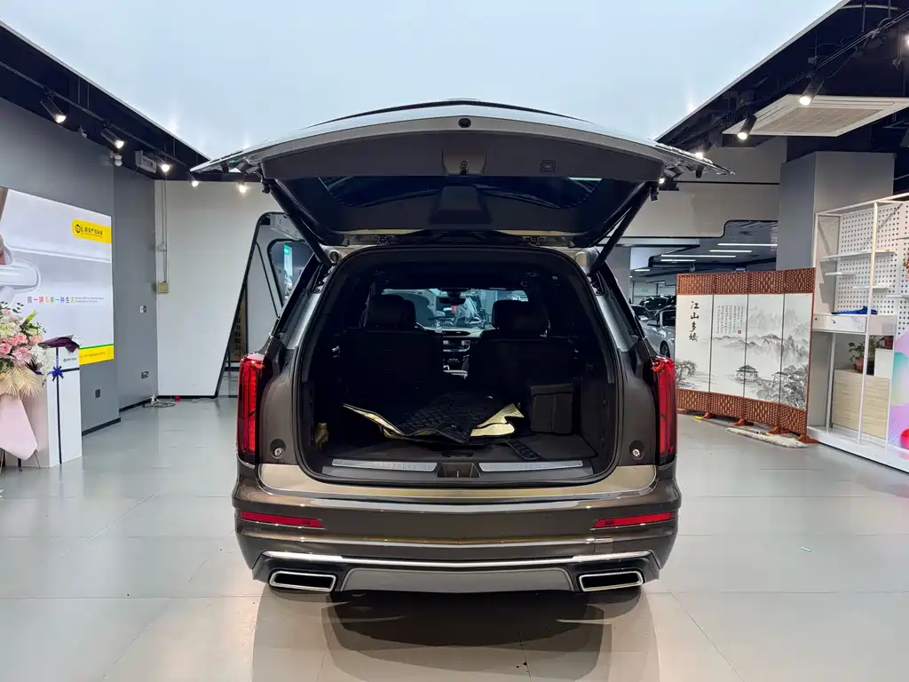 Cadillac XT6 — фото 14