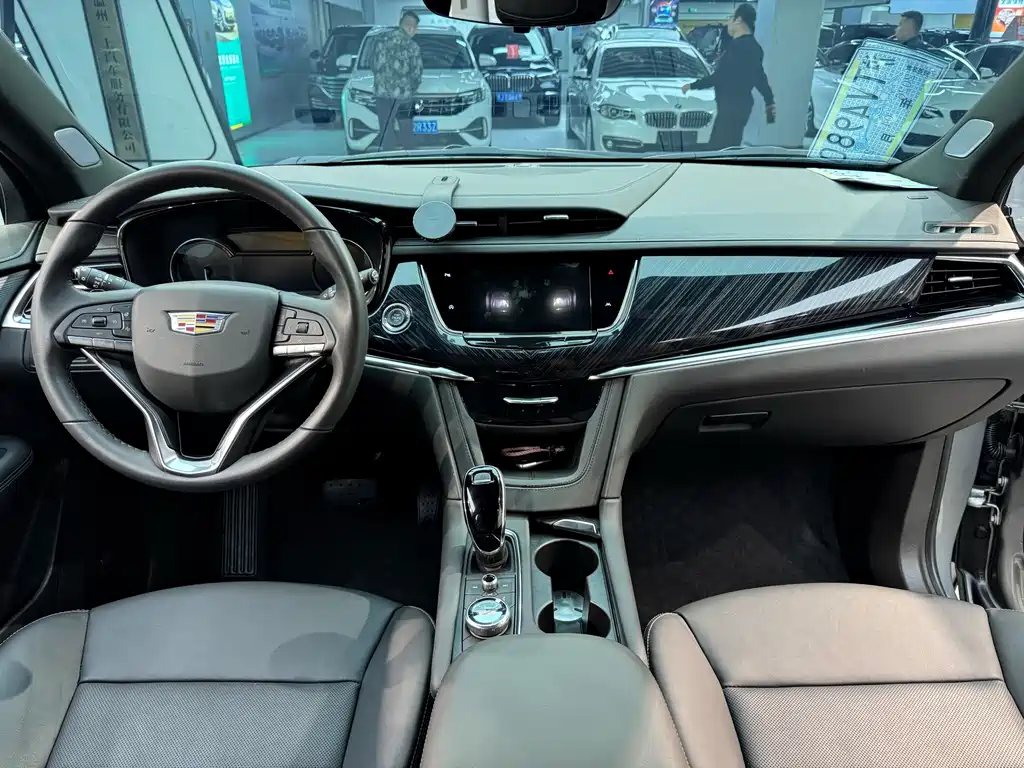 Cadillac XT6 — фото 9