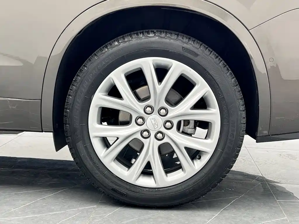 Cadillac XT6 — фото 26