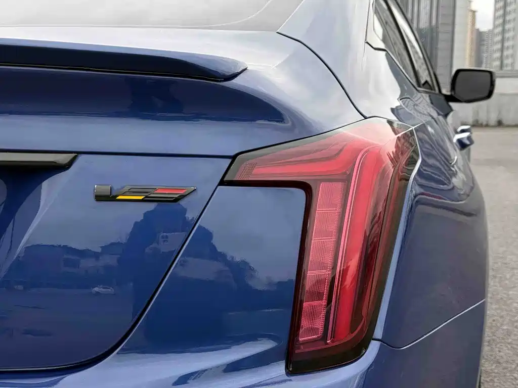 Cadillac CT5 — фото 11