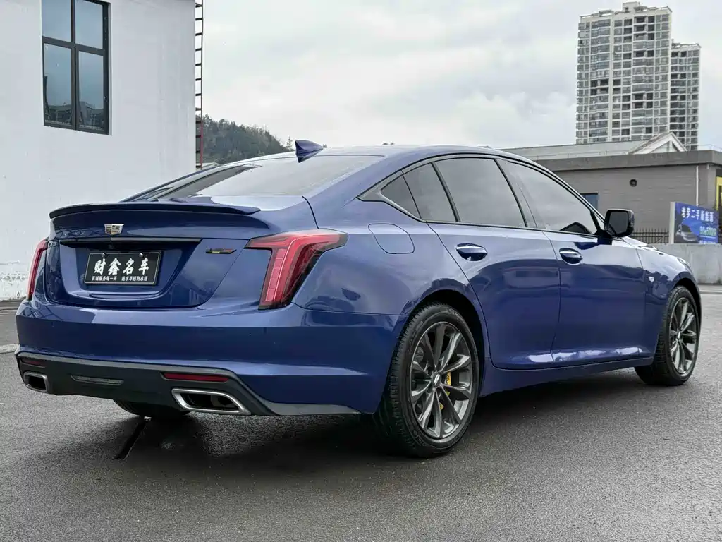 Cadillac CT5 — фото 13
