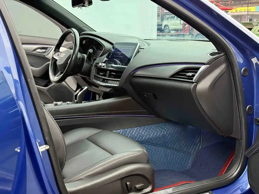 Cadillac CT5 — фото 8