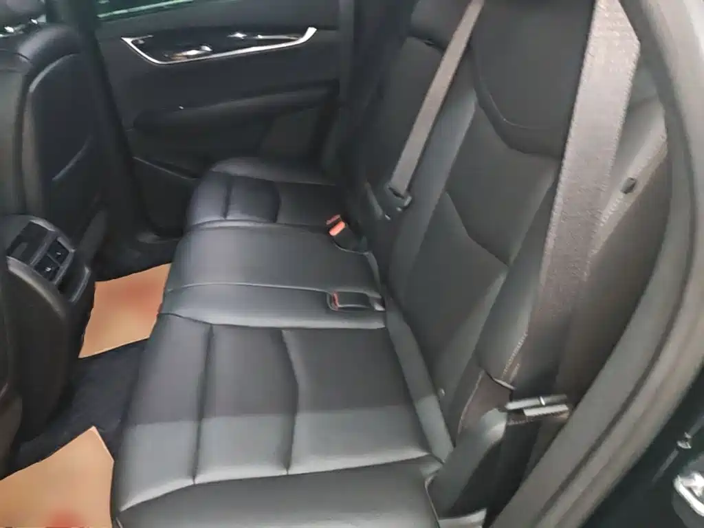 Cadillac XT5 — фото 17