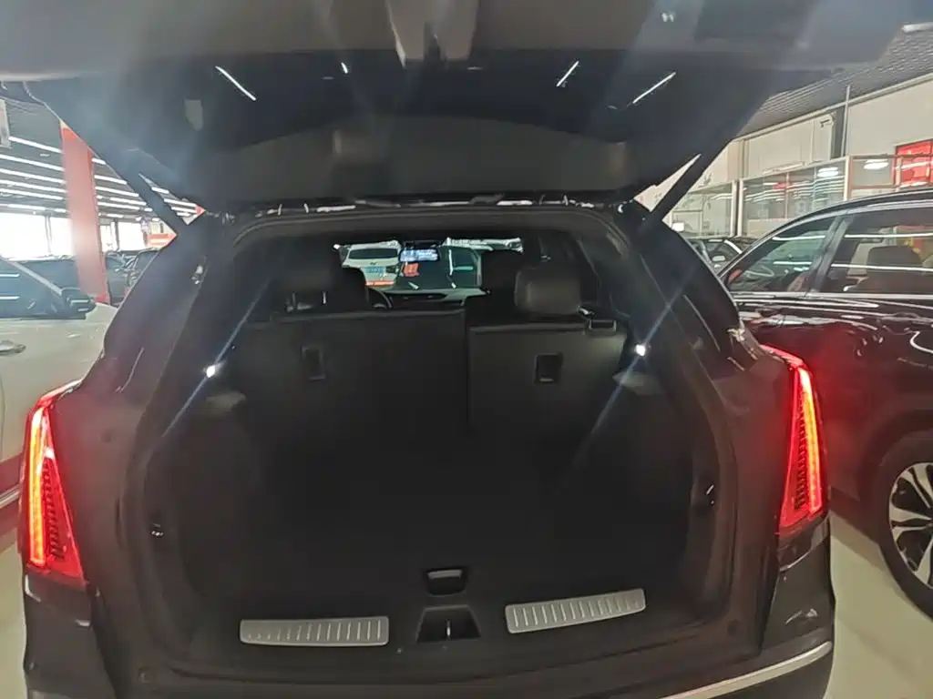 Cadillac XT5 — фото 19