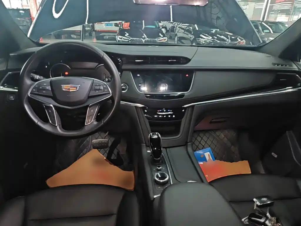 Cadillac XT5 — фото 10