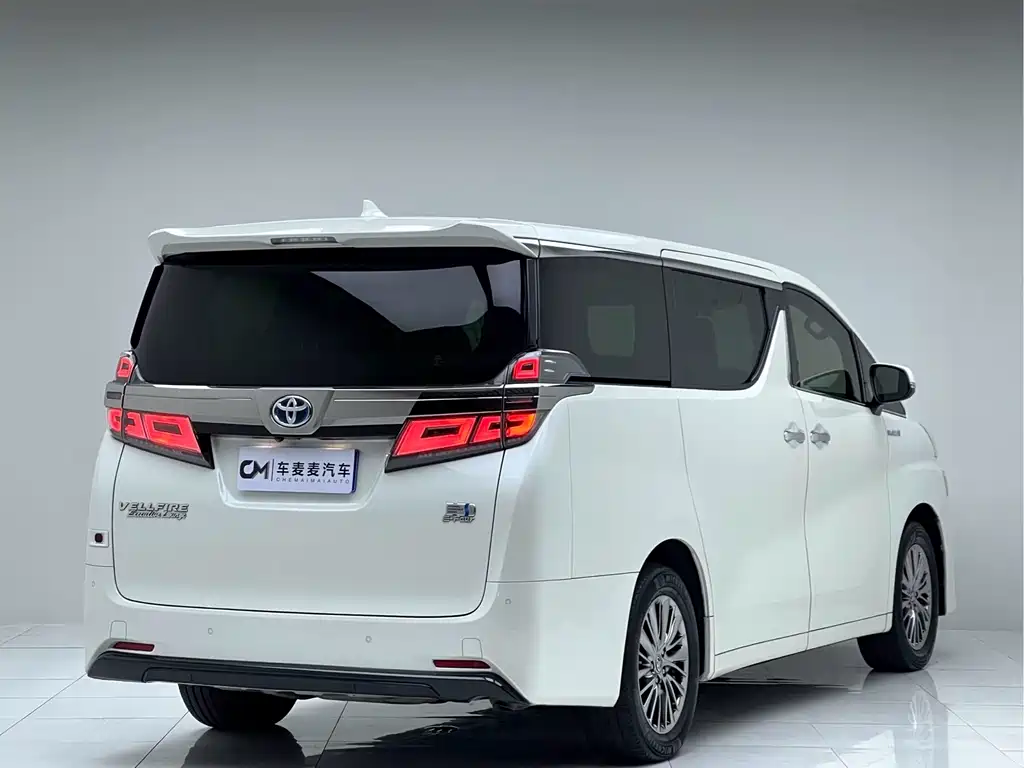 Toyota Vellfire — фото 3