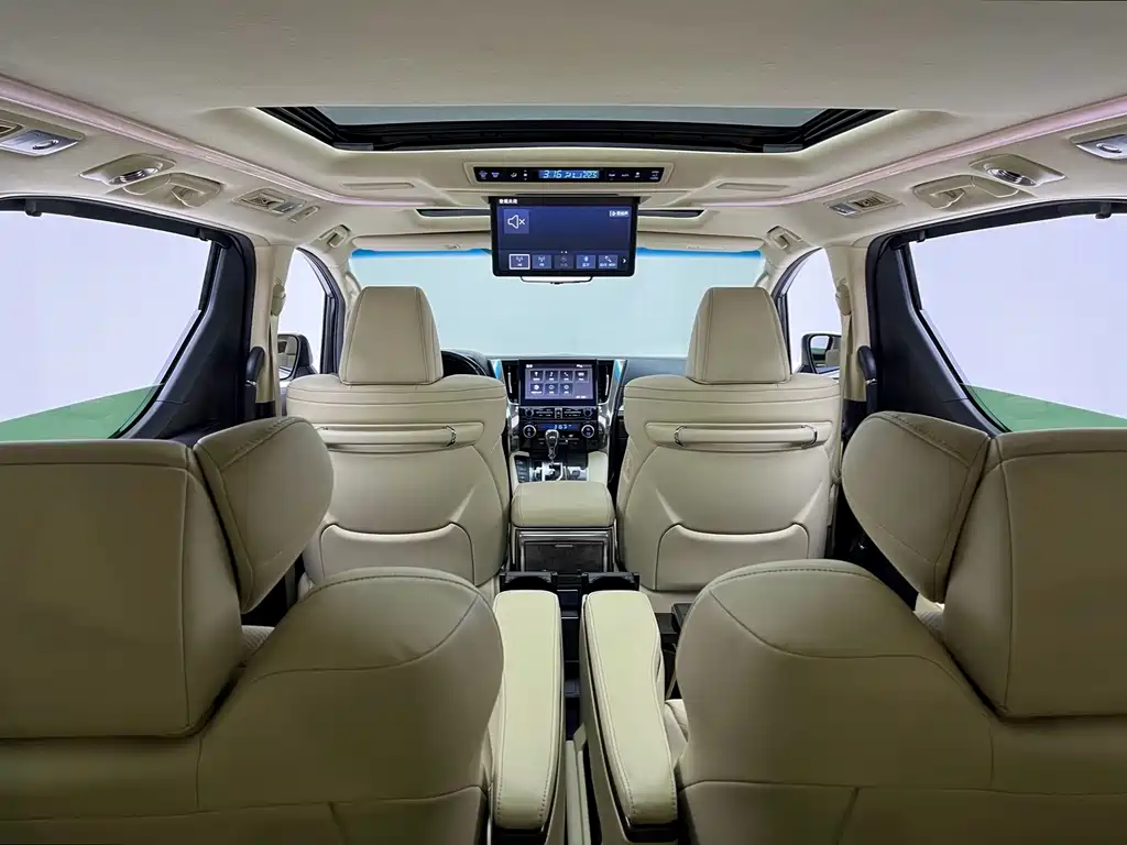 Toyota Vellfire — фото 9
