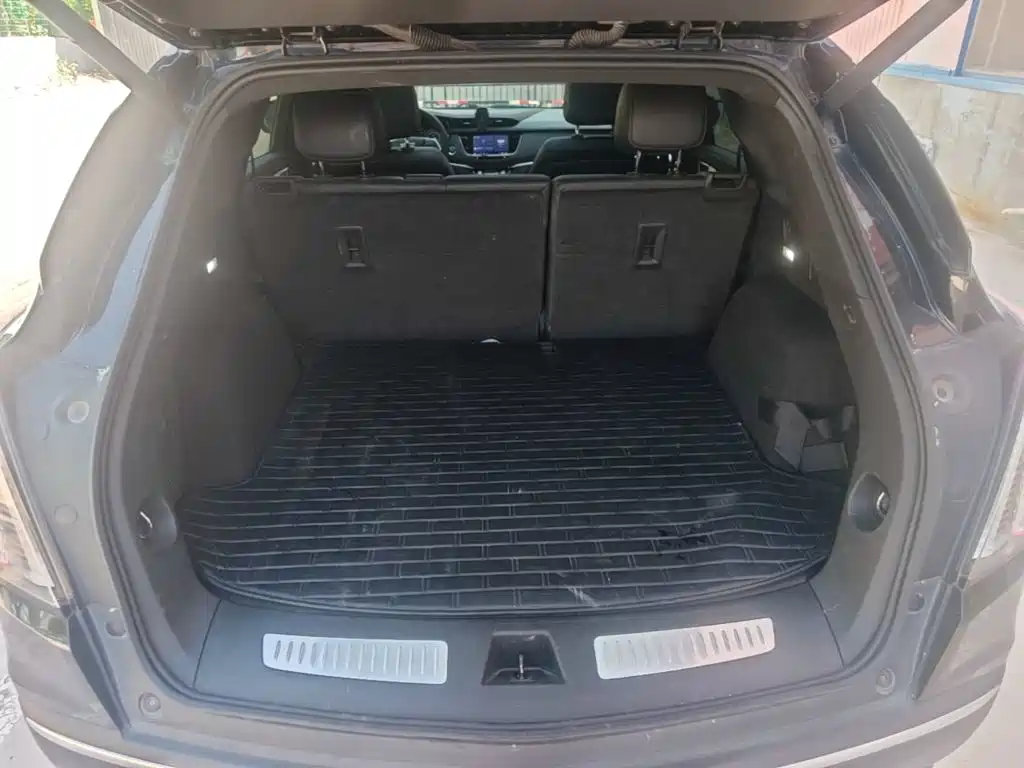 Cadillac XT5 — фото 15