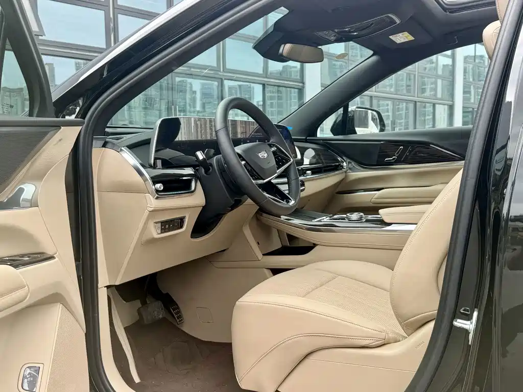 Cadillac XT5 — фото 5
