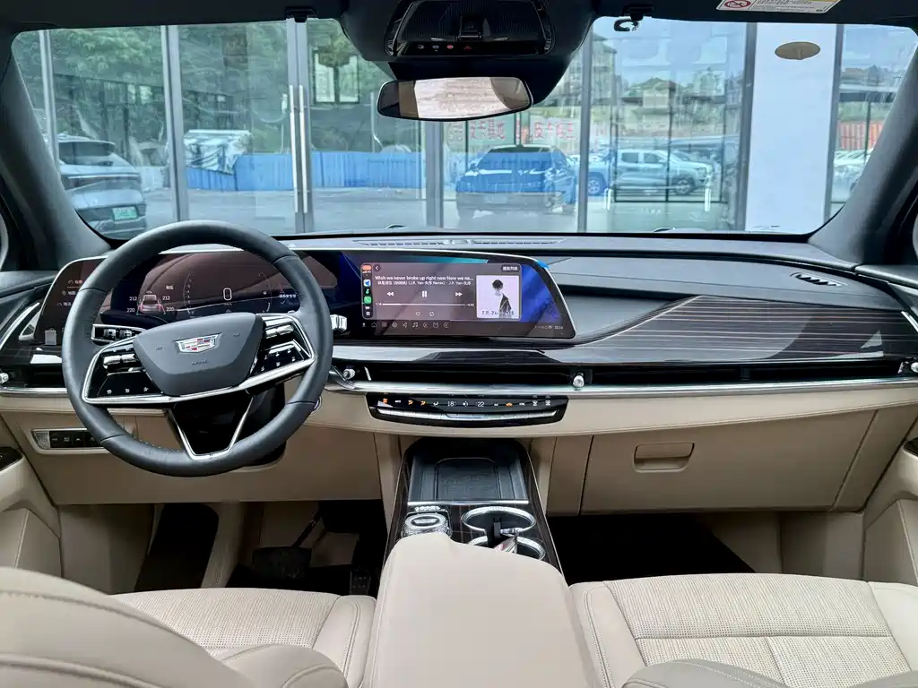 Cadillac XT5 — фото 6