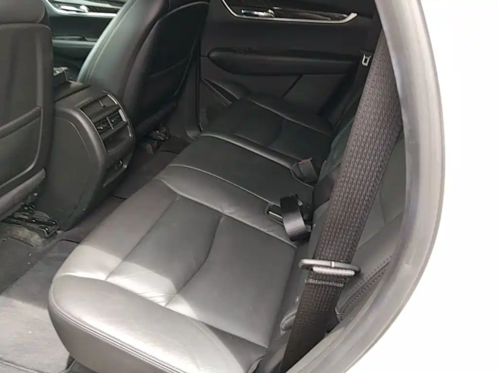 Cadillac XT5 — фото 17