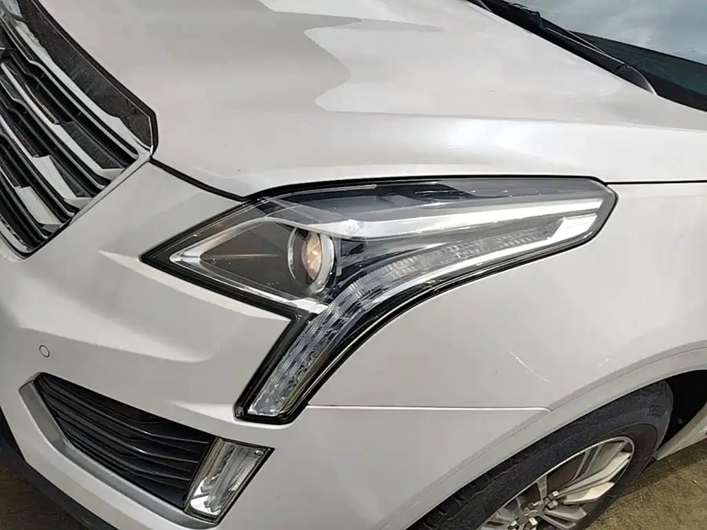 Cadillac XT5 — фото 24