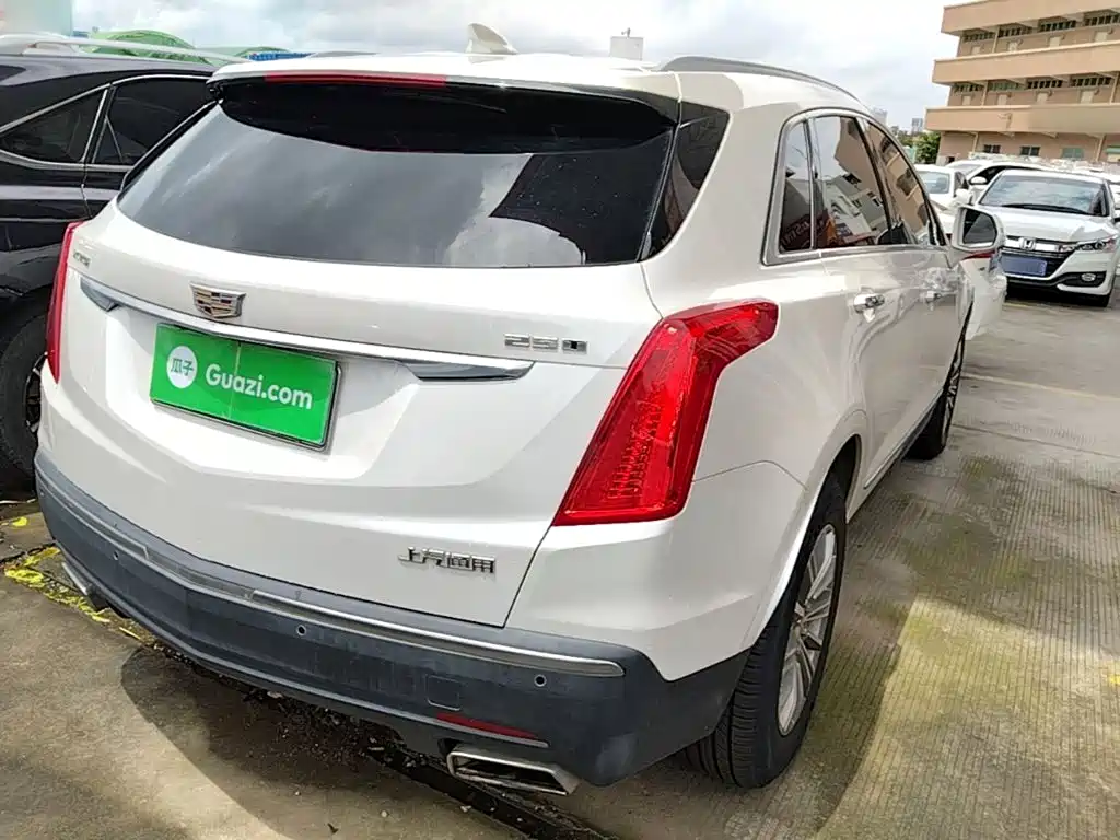 Cadillac XT5 — фото 7