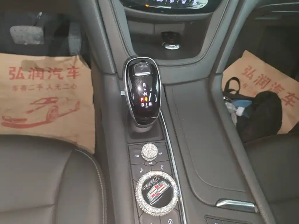 Cadillac XT5 — фото 14