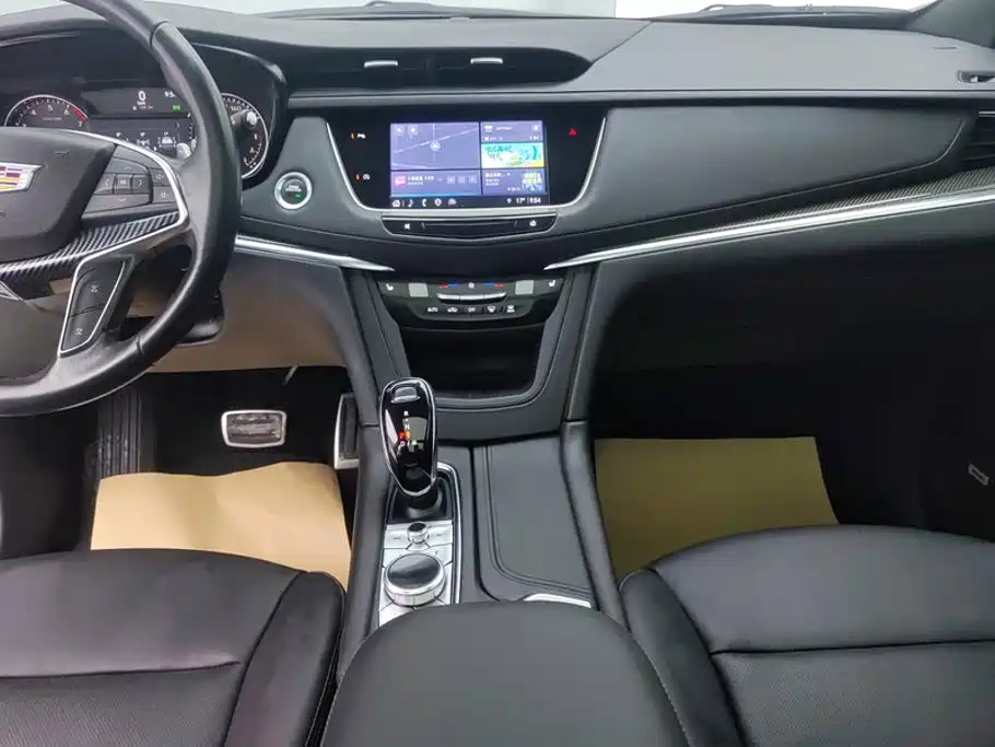Cadillac XT5 — фото 13