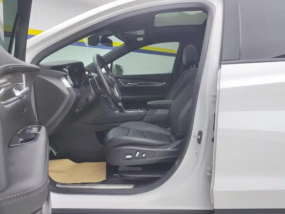 Cadillac XT5 — фото 9