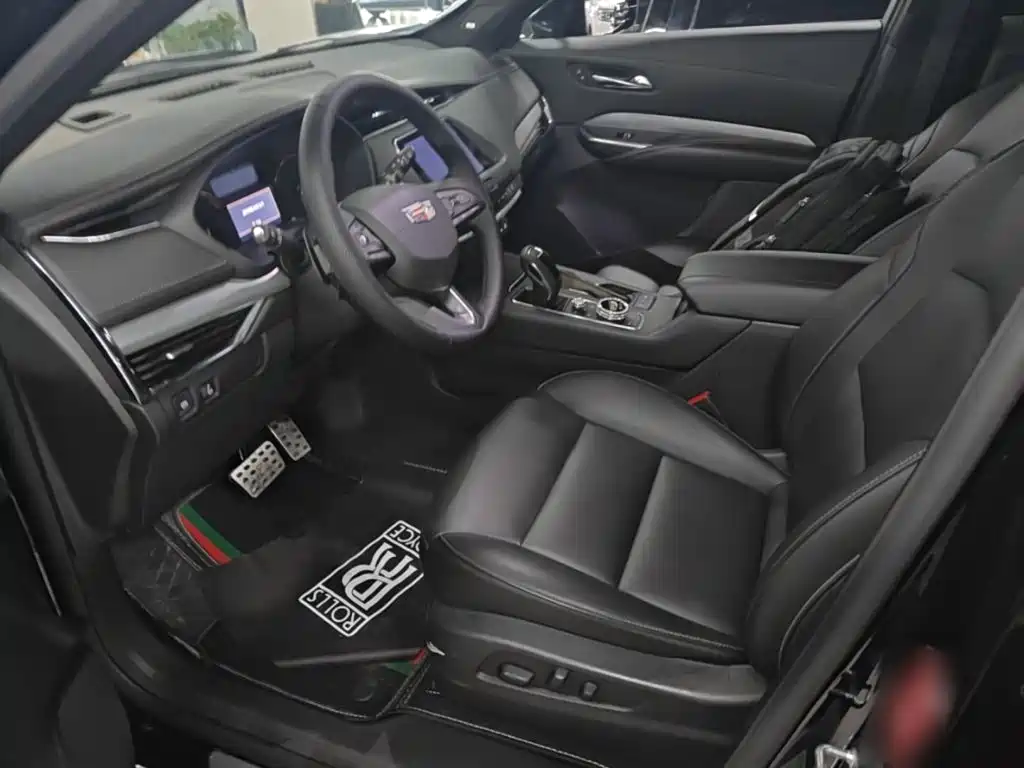 Cadillac XT4 — фото 15