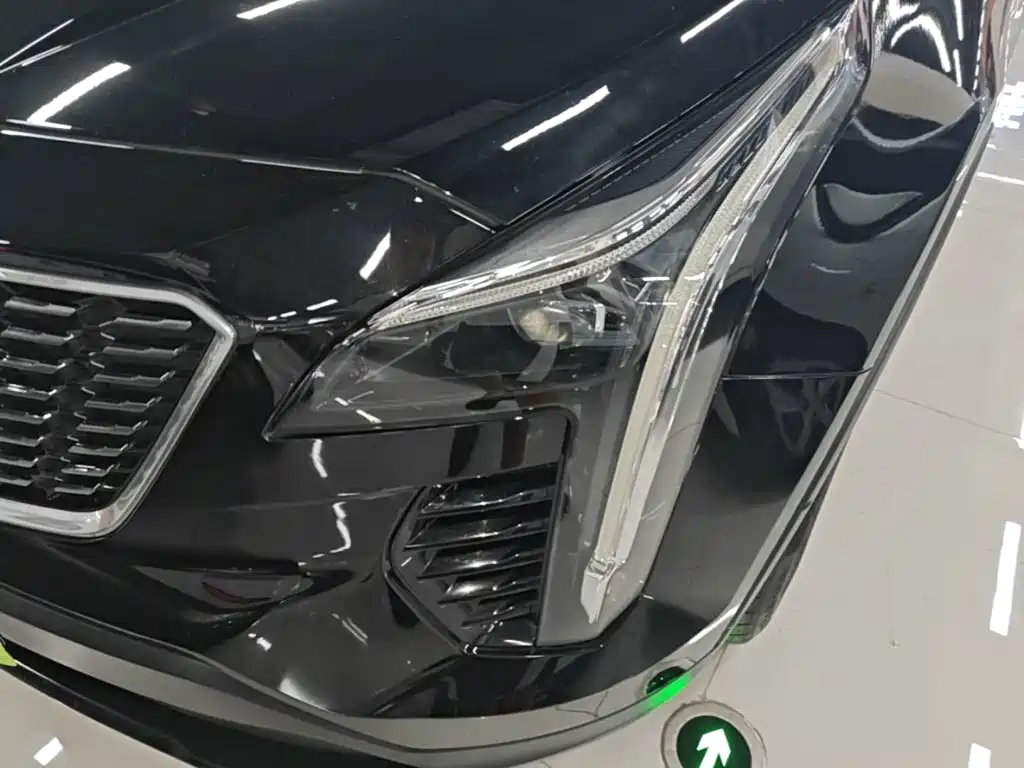 Cadillac XT4 — фото 24