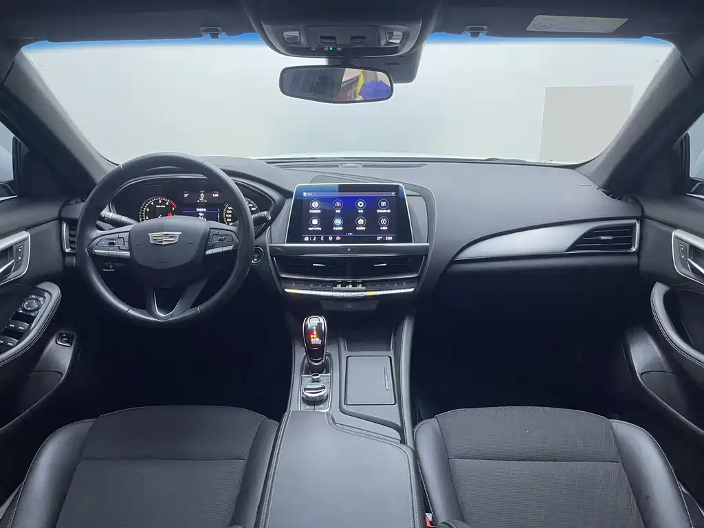 Cadillac CT5 — фото 15