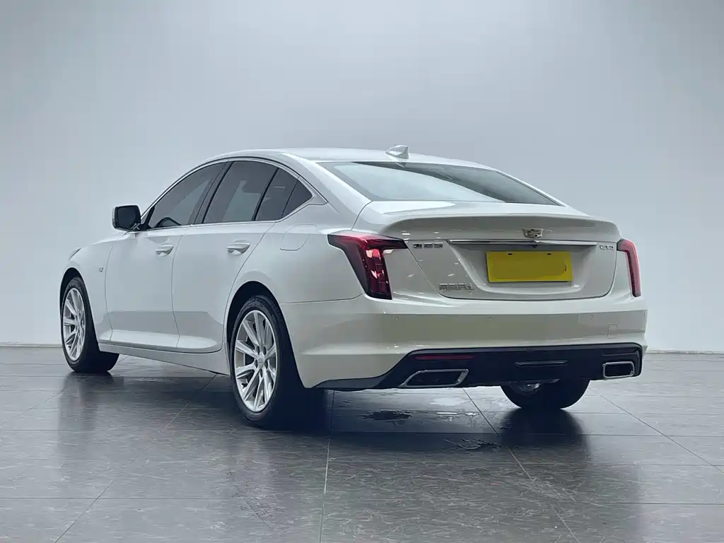 Cadillac CT5 — фото 21