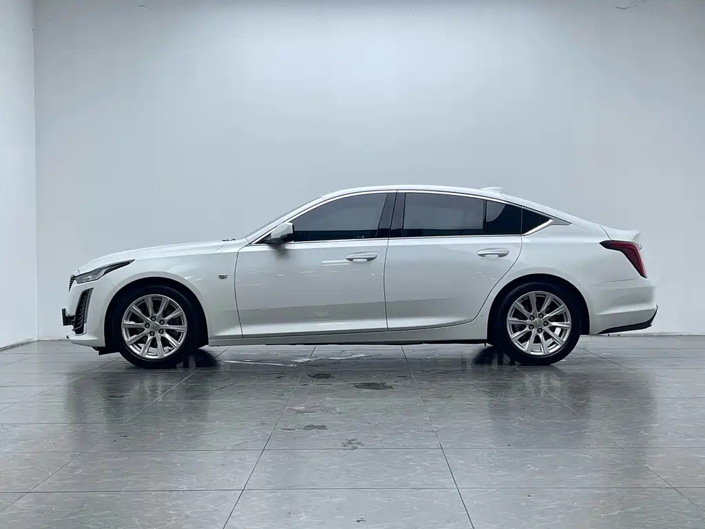 Cadillac CT5 — фото 6