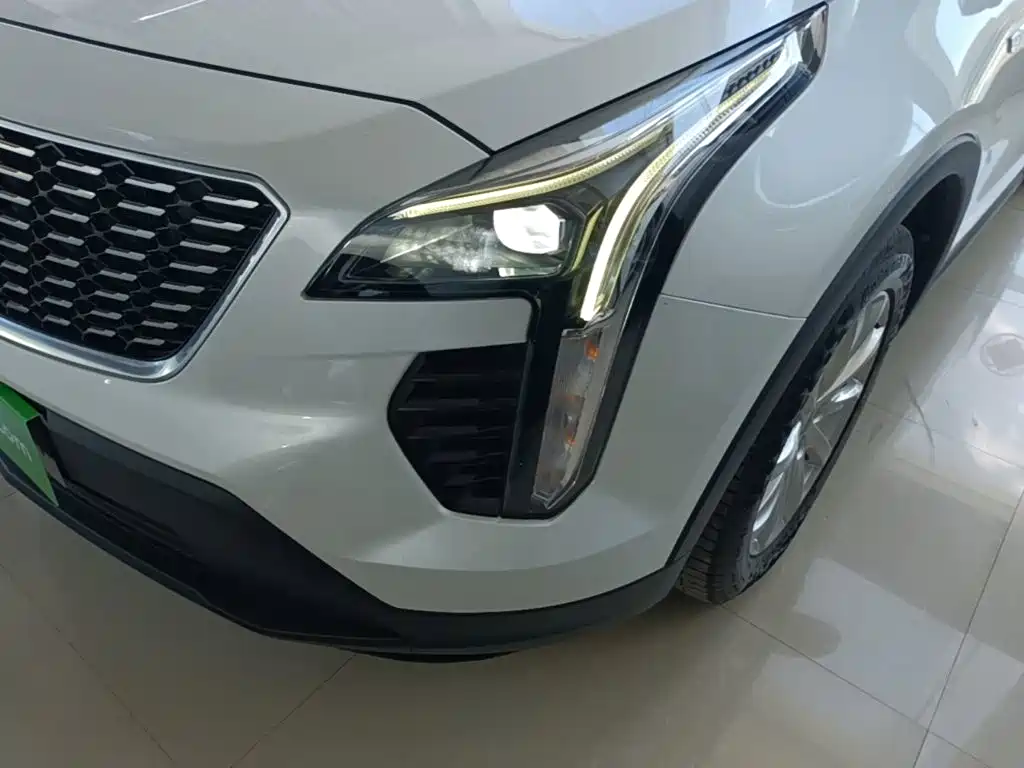 Cadillac XT4 — фото 24