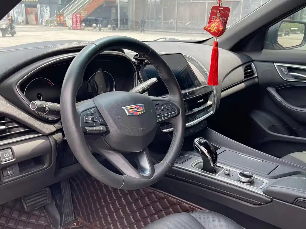 Cadillac CT5 — фото 4
