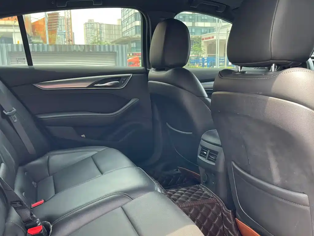 Cadillac CT5 — фото 6