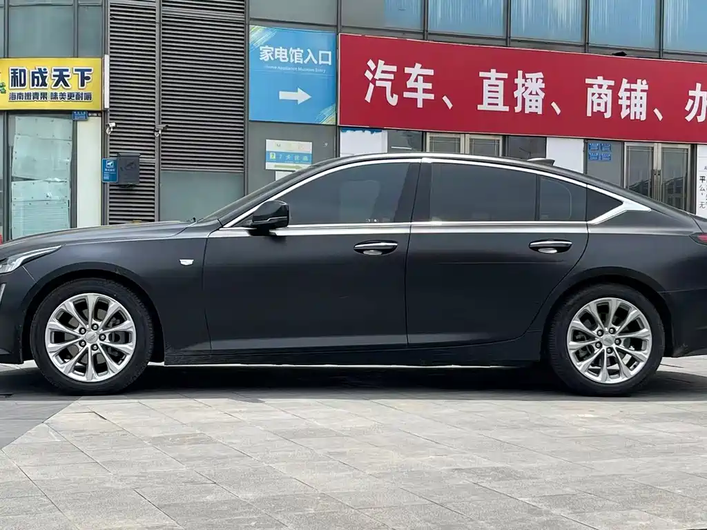 Cadillac CT5 — фото 10